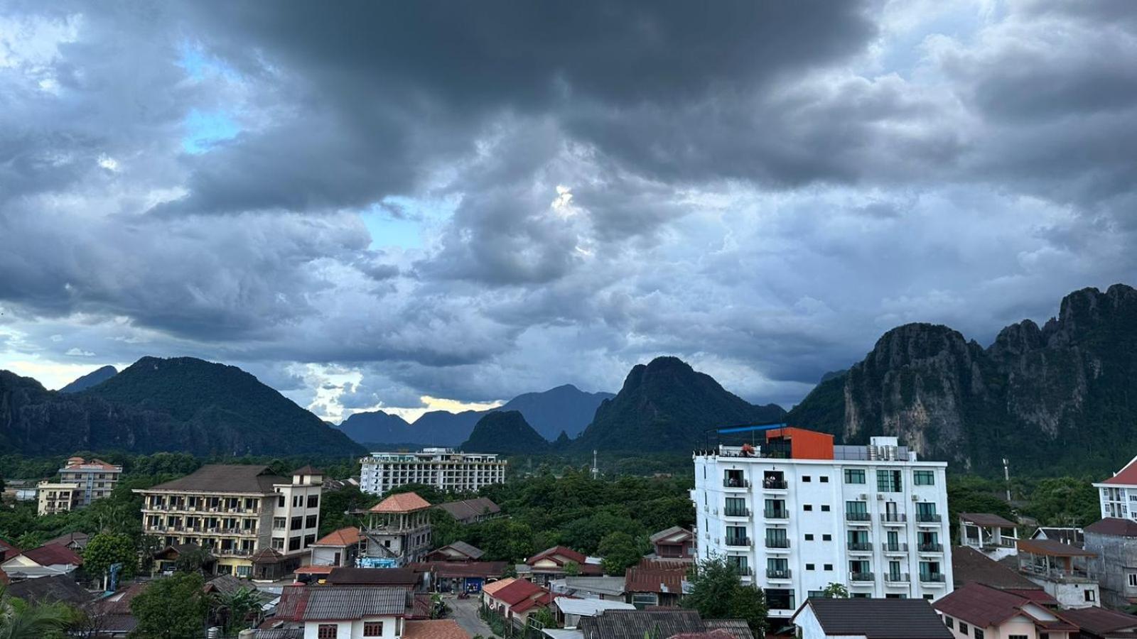 Vang Vieng Topview Hotel Exteriör bild